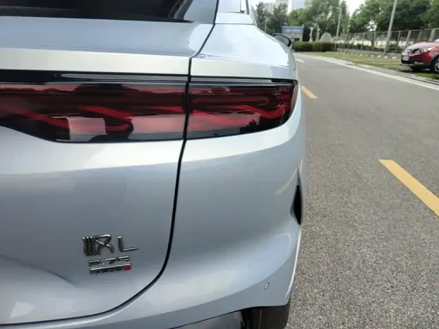 BYD Han L — Фото автомобиля 7