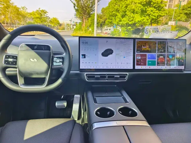 Li Auto L8 — Фото автомобиля 8