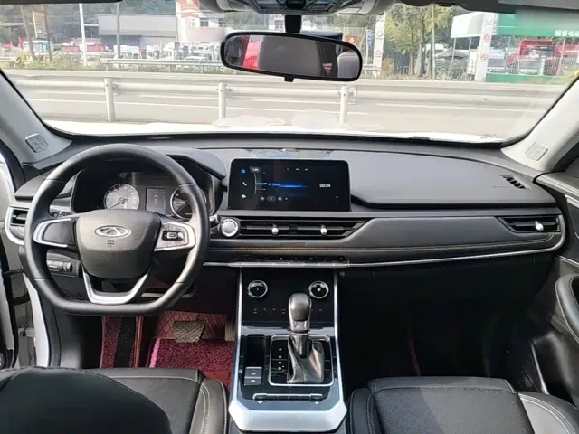 Chery Tiggo 8 — Фото автомобиля 9