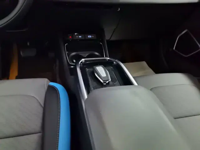 Geely Geometry G6 — Фото автомобиля 13