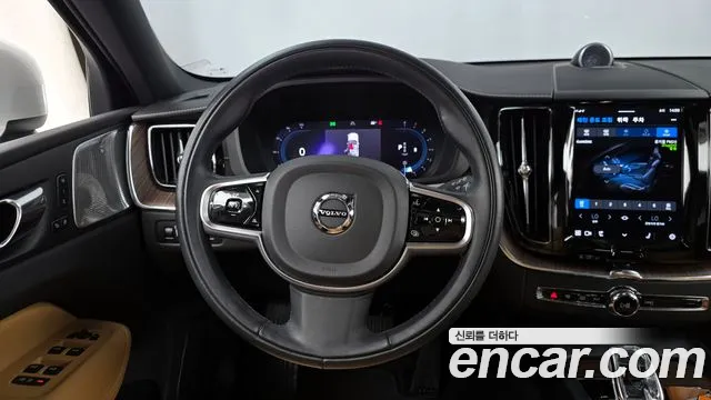 Вольво XC60 — Фото автомобиля 13