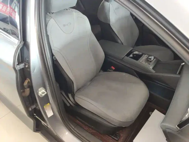 BYD Qin L — Фото автомобиля 24