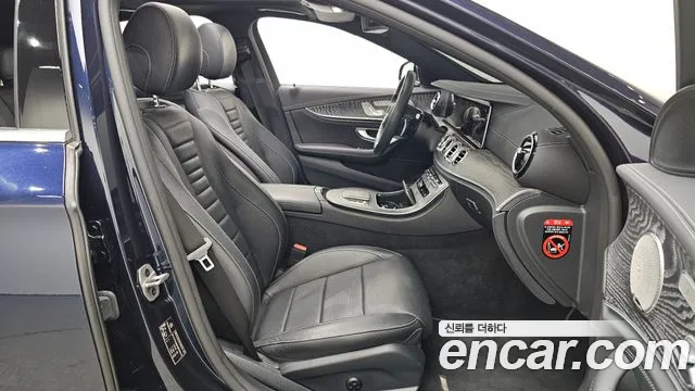 Mercedes-Benz E-Class — Фото автомобиля 11