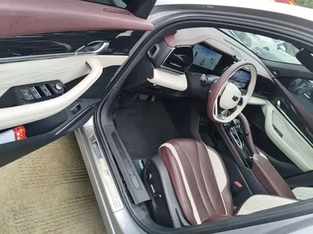 Geely Xingyue L — Фото автомобиля 11