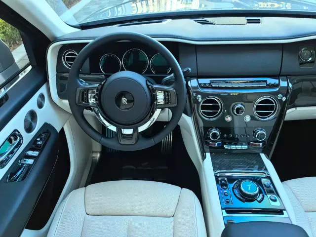 Rolls-Royce Cullinan — Фото автомобиля 27