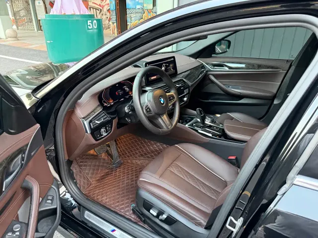 BMW 5 Series — Фото автомобиля 5