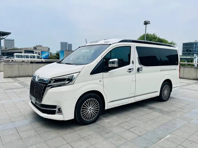 Фотография автомобиля — Toyota HIACE