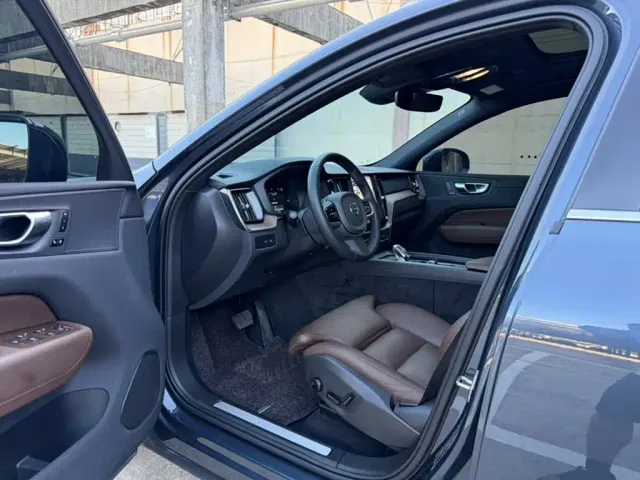 Volvo XC60 — Фото автомобиля 12