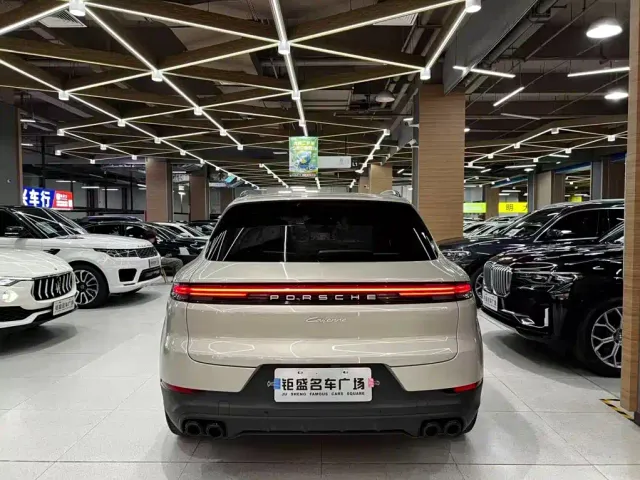 Porsche Cayenne 2024 Cayenne 3.0T — Фото автомобиля 12