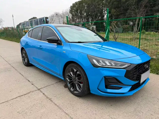 Ford Focus — Фото автомобиля 3