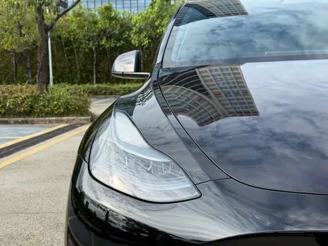 Tesla Model Y — Фото автомобиля 12