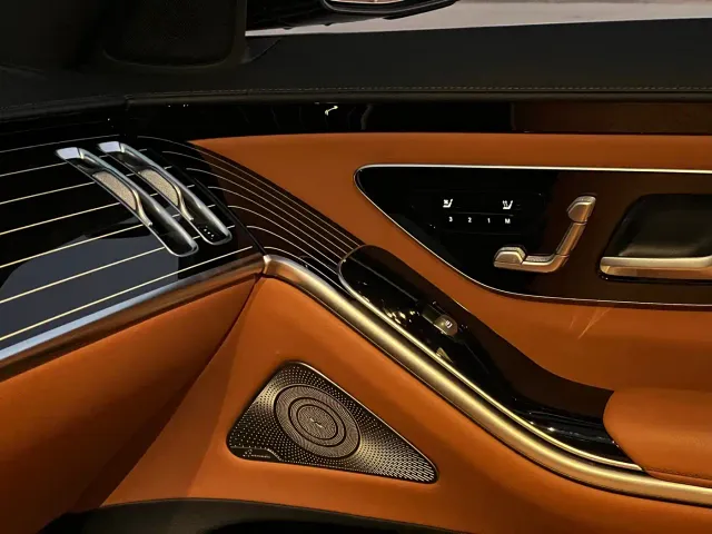 Mercedes-Benz S-Class — Фото автомобиля 16