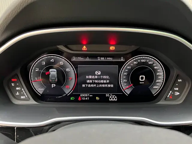 Audi Q3 — Фото автомобиля 12