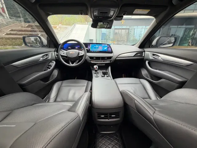 Cadillac CT5 — Фото автомобиля 16