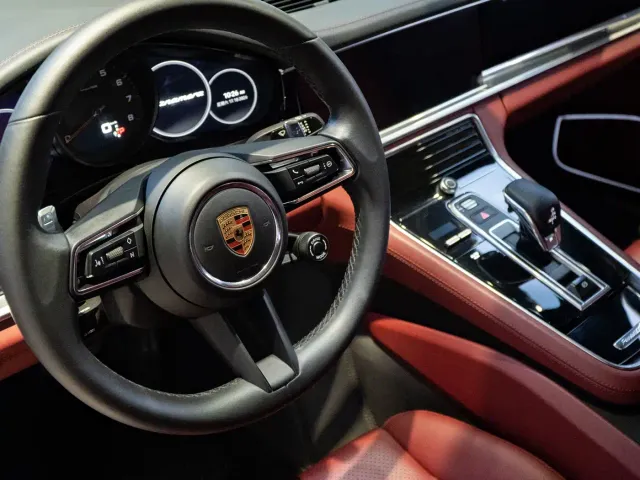 Porsche Panamera — Фото автомобиля 6