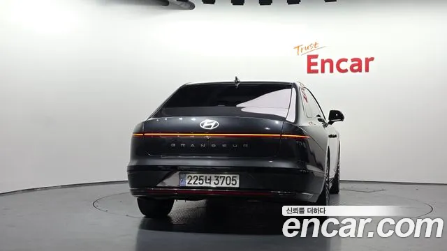 Hyundai Grandeur GN7 — Фото автомобиля 4