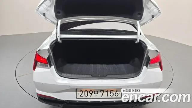 Hyundai Avante CN7 — Фото автомобиля 22
