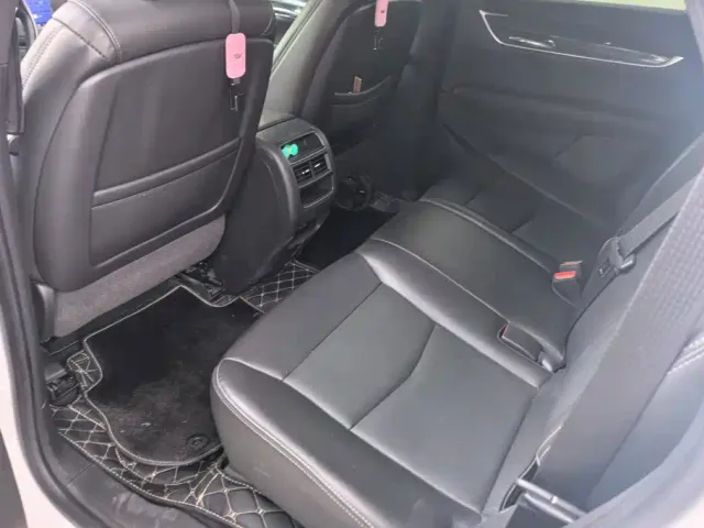 Cadillac XT5 — Фото автомобиля 11