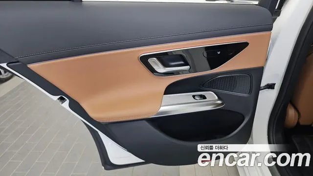 Mercedes-Benz E-Class — Фото автомобиля 24