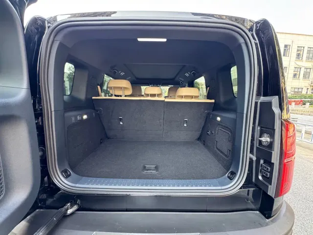 BYD FangChengBao Leopard 5 — Фото автомобиля 6