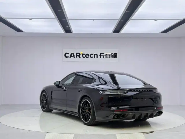Porsche Panamera — Фото автомобиля 19