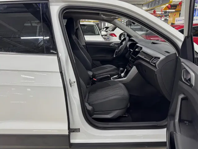 Volkswagen T-Cross — Фото автомобиля 12