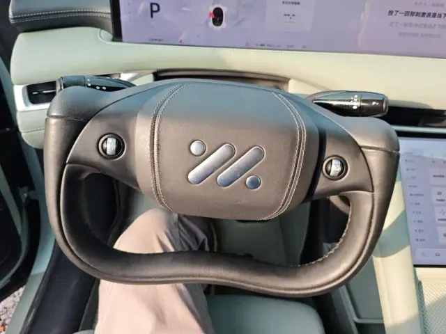 IM Motors LS6 — Фото автомобиля 15