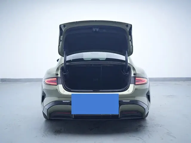 Xiaomi SU7 — Фото автомобиля 8