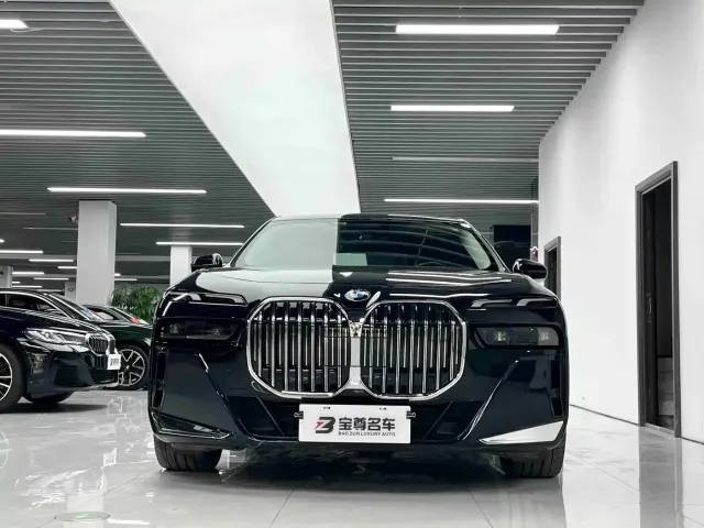 BMW 7 Series — Фото автомобиля 2