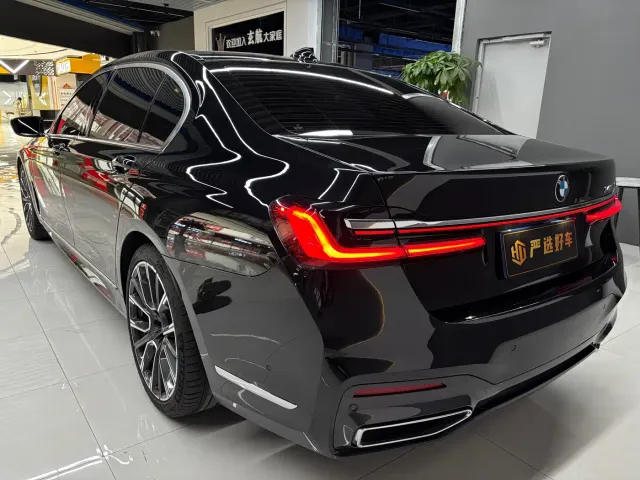 BMW 7 Series — Фото автомобиля 16