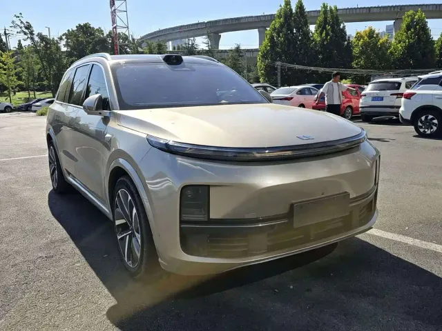 Li Auto L9 — Фото автомобиля 3