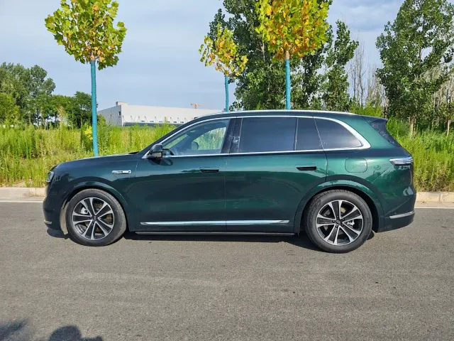 Aito M7 — Фото автомобиля 3