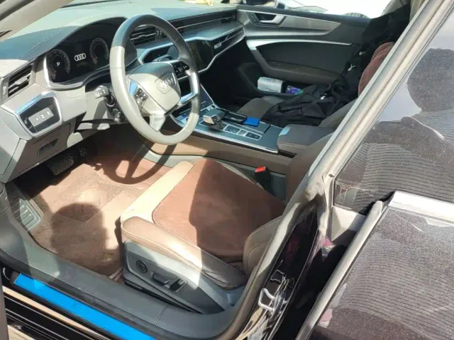 Audi A7L — Фото автомобиля 14