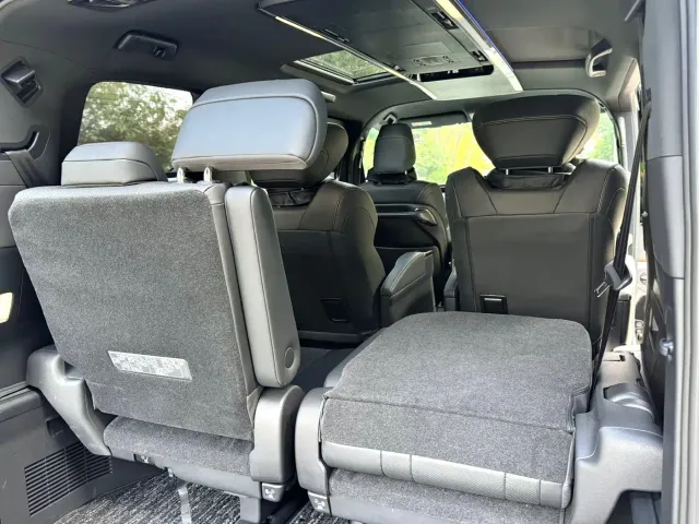 Toyota Alphard — Фото автомобиля 18