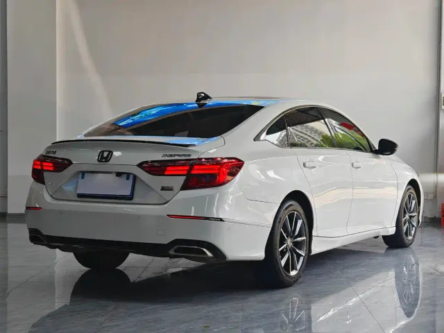 Honda Inspire — Фото автомобиля 3