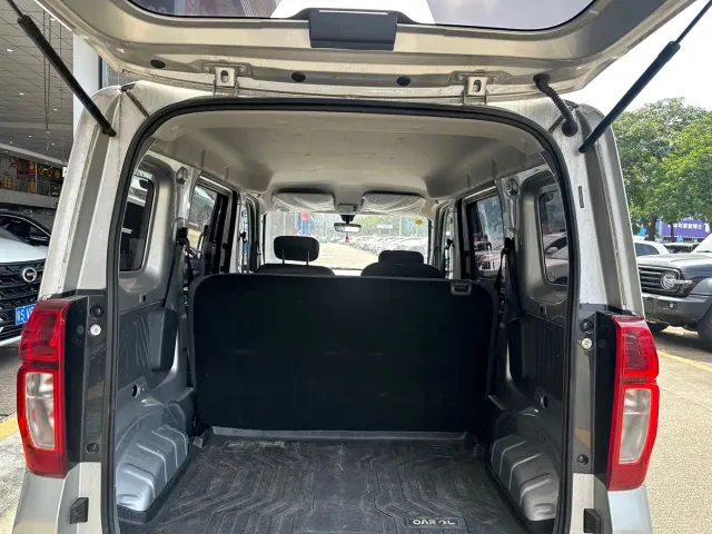 Wuling Zhiguang NEV — Фото автомобиля 7