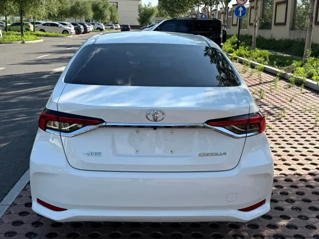 Toyota Corolla — Фото автомобиля 5