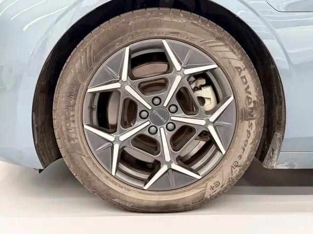 Lynk & Co Z10 — Фото автомобиля 7