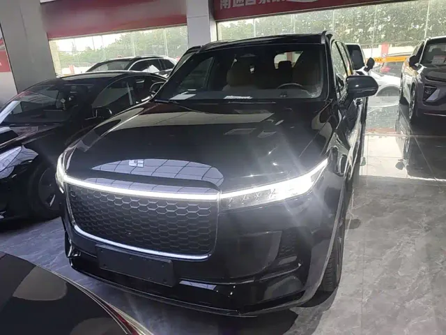 Li Auto ONE — Фото автомобиля 2