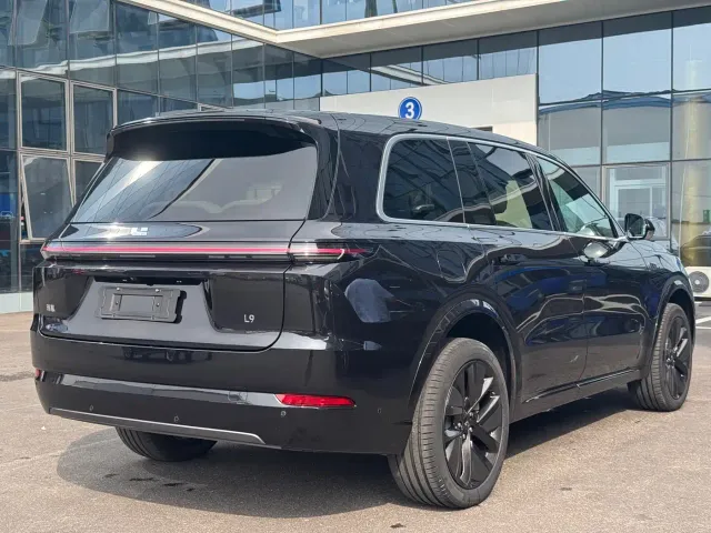 Li Auto L9 — Фото автомобиля 5