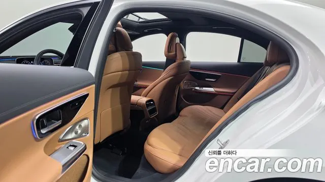 Фотография автомобиля — Mercedes-Benz E-Class