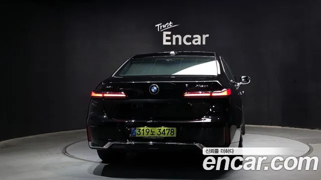 BMW 7-Series 7 серия (G70) 740i xDrive M Sport — Фото автомобиля 4