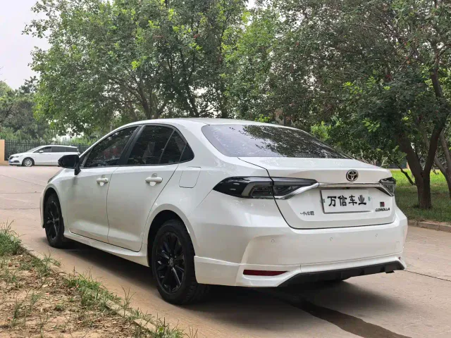 Toyota Corolla — Фото автомобиля 5