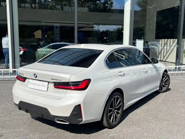 BMW 3 Series — Фото автомобиля 3