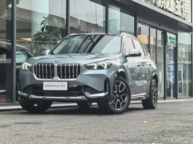 Фотография автомобиля — BMW X1