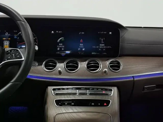 Mercedes-Benz E-Class — Фото автомобиля 12