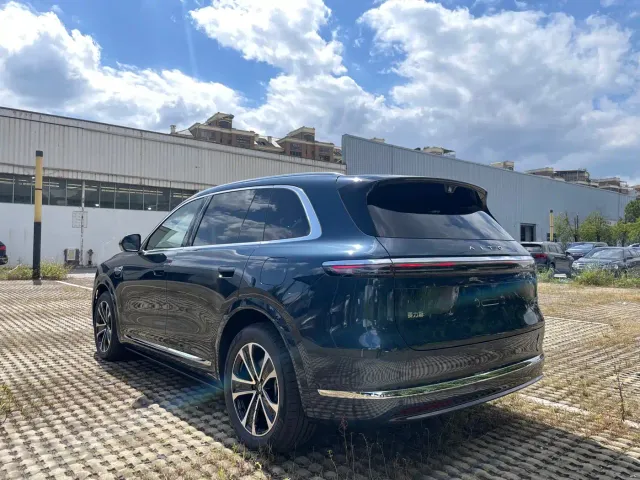 Aito M7 — Фото автомобиля 9
