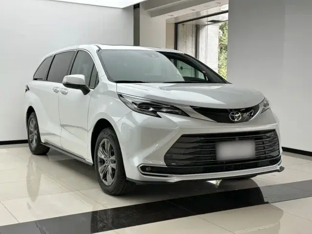 Toyota Toyota Sienna 2026 2.5L Hybrid AWD Exclusive Edition — Фото автомобиля 8
