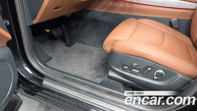 Genesis GV70 — Фото автомобиля 24