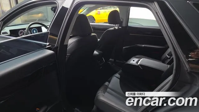 Hyundai Grandeur Grandeur (GN7) 2.5 Бензин 2WD — Фото автомобиля 11